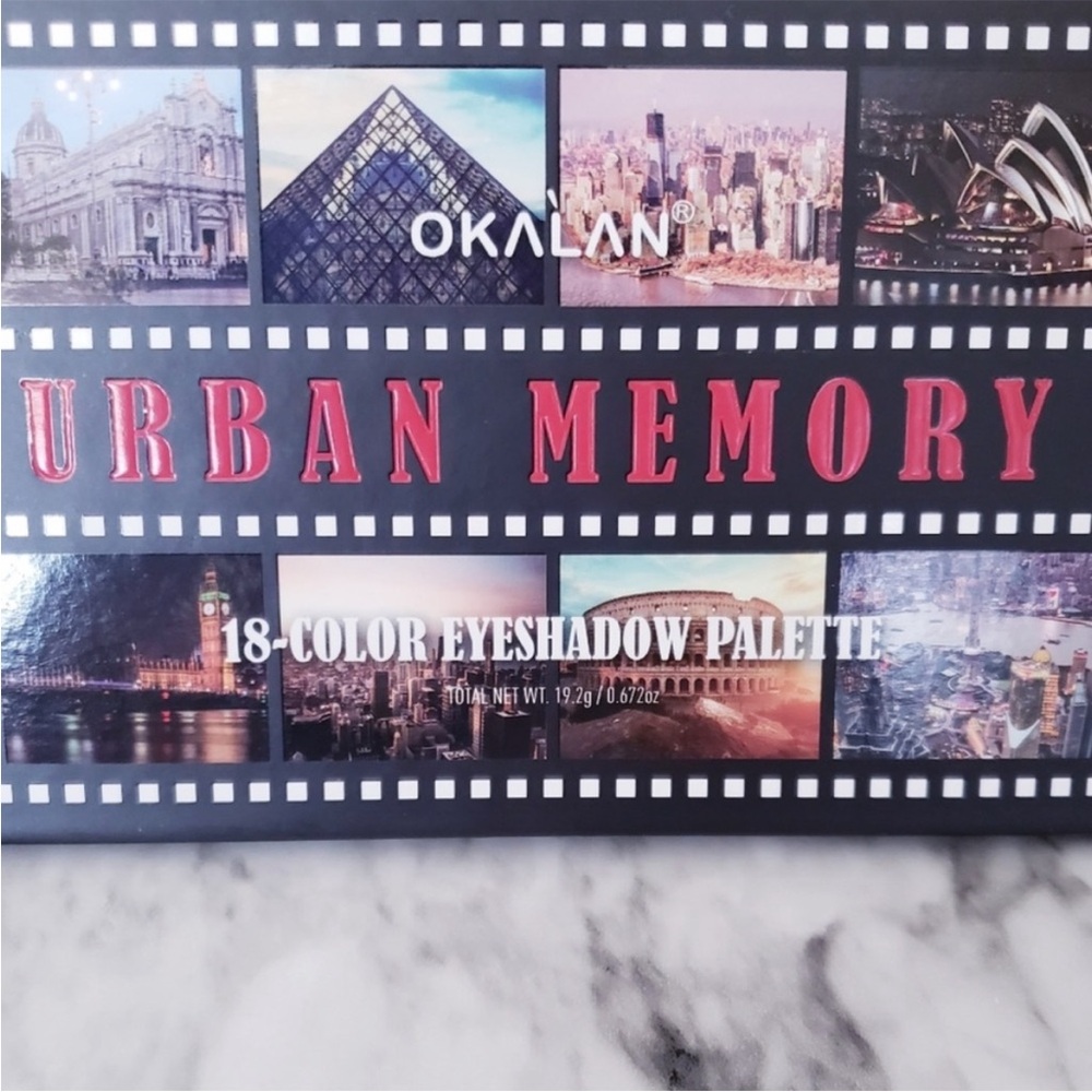 Chic Dark Color Eyeshadow Palette 18
Color Urban Memory with Mirror - Picture 3 of 7